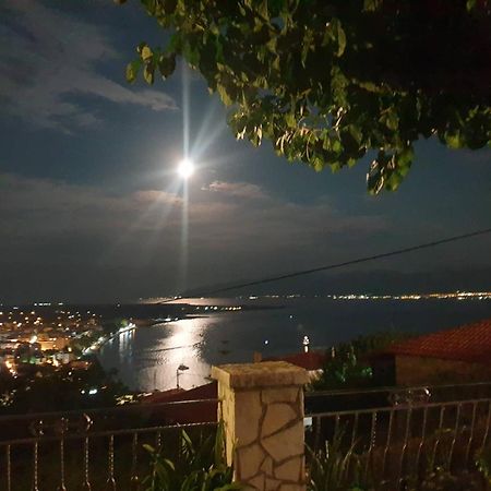 Villa View By The Castle Nafpaktos Esterno foto