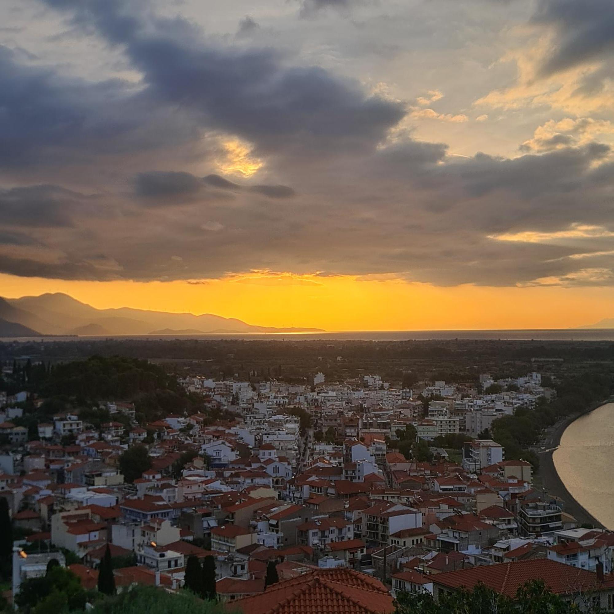 Villa View By The Castle Nafpaktos Esterno foto